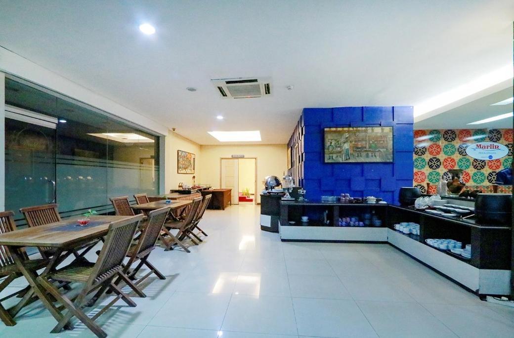 Hotel Marlin Pekalongan Managed By Dafam Exterior photo