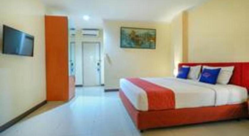 Hotel Marlin Pekalongan Managed By Dafam Exterior photo