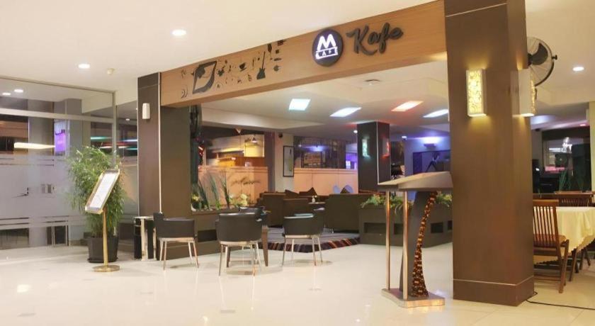 Hotel Marlin Pekalongan Managed By Dafam Exterior photo