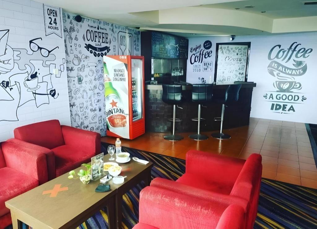Hotel Marlin Pekalongan Managed By Dafam Exterior photo